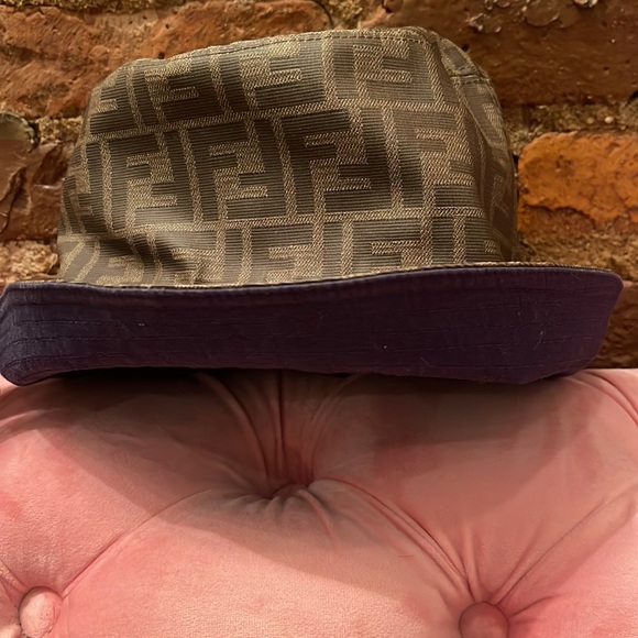 Fendi bucket hat - Picture 2 of 2